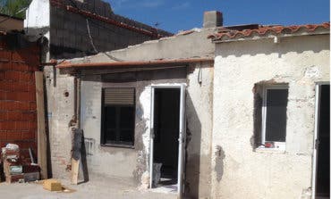 Madrid derriba tres viviendas ilegales en la Cañada Real