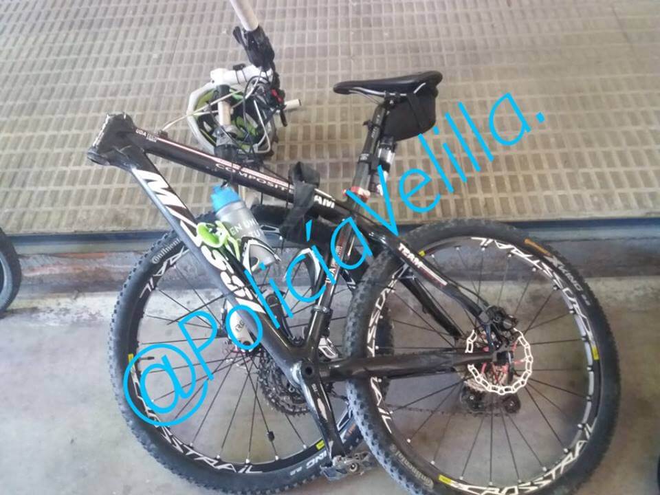 Heridos dos ciclistas tras chocar de frente en un camino rural de Rivas