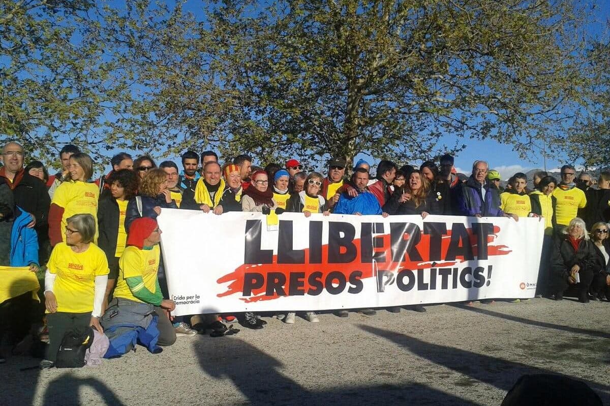 La carrera en apoyo a los presos independentistas llega a la cárcel de Alcalá-Meco