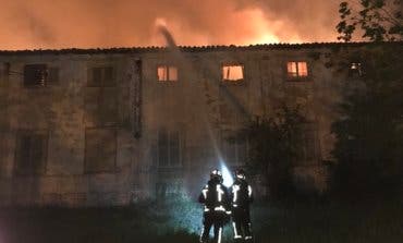 Un incendio destruye el Palacio de Osuna de Aranjuez