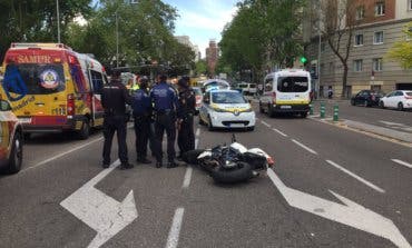 Terrible accidente de moto con dos fallecidos en el centro de Madrid