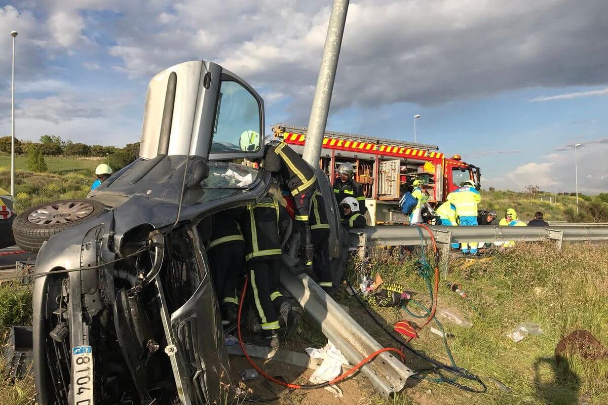 Una mujer y dos niños, heridos en un accidente en la M-607