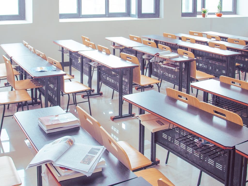 Un alumno del Liceo Francés de Madrid intenta suicidarse en plena clase 