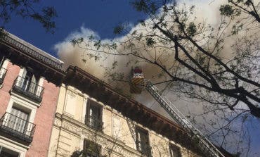 Arde un edificio en obras en el centro de Madrid 
