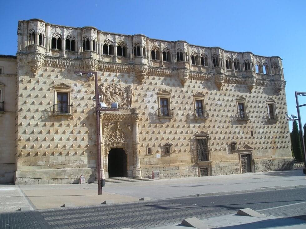 Cierra el Palacio del Infantado de Guadalajara por aluminosis