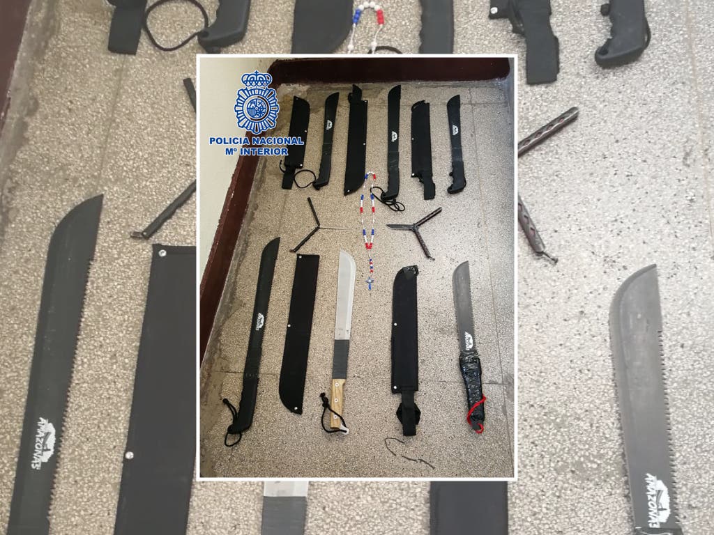 Detenidos tres Dominican Don’t Play en San Isidro con 11 machetes escondidos