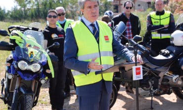 Garrido presenta en Meco nuevas barreras de protección para motoristas 