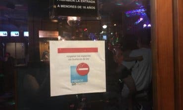 «Subnormales» y «tontitos»: expulsados de un karaoke por tener síndrome de Down