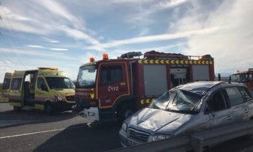 Un matrimonio y cinco menores heridos en un accidente en la M-50