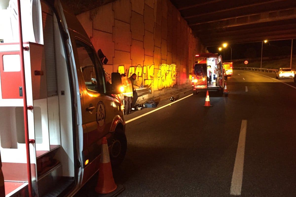 Muere un motorista tras sufrir un accidente en la M-40