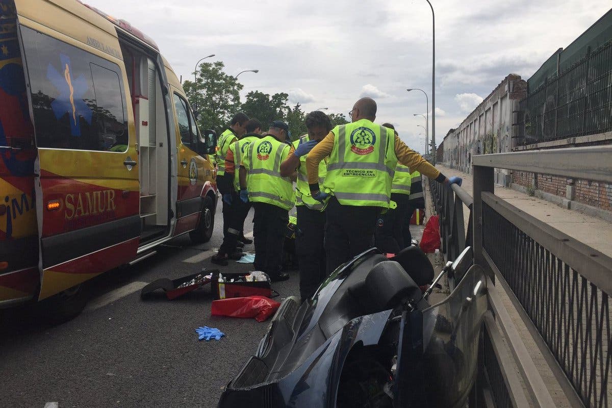 Fallece un motorista tras chocar contra un coche en la A-5