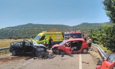 Heridas dos jóvenes al chocar sus vehículos en Pioz