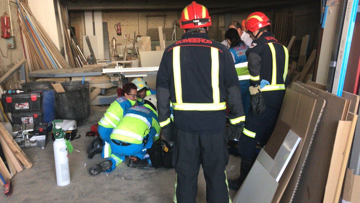 Muy grave un trabajador al caer desde 6 metros de altura