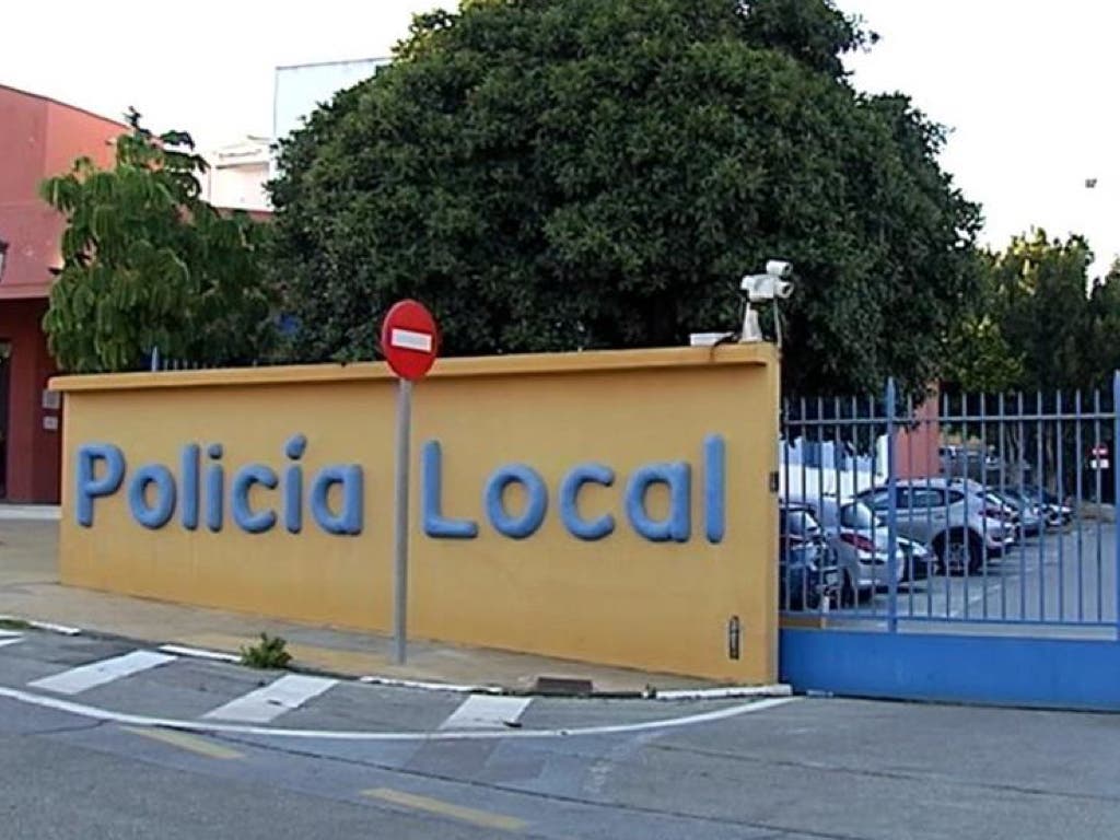 Una joven madrileña denuncia haber sido violada por dos policías locales en Estepona 