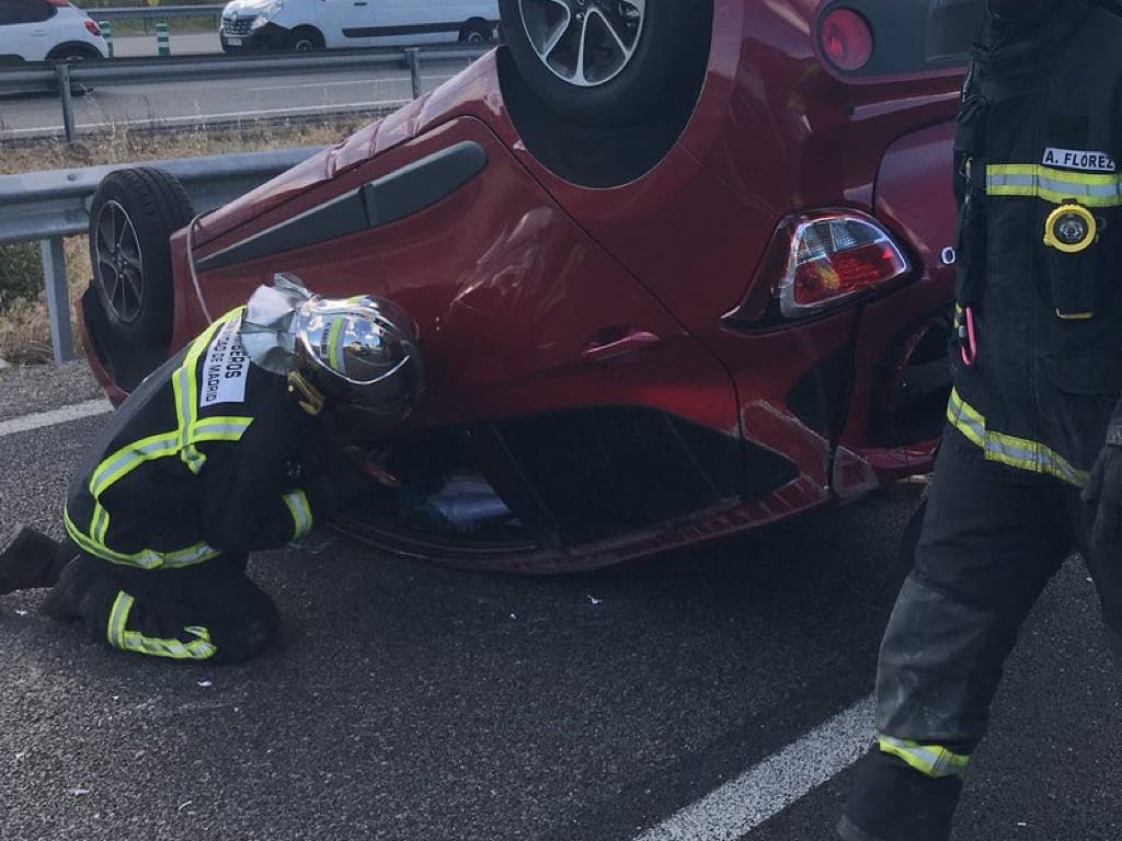 Dos heridos en un aparatoso accidente en la M-40