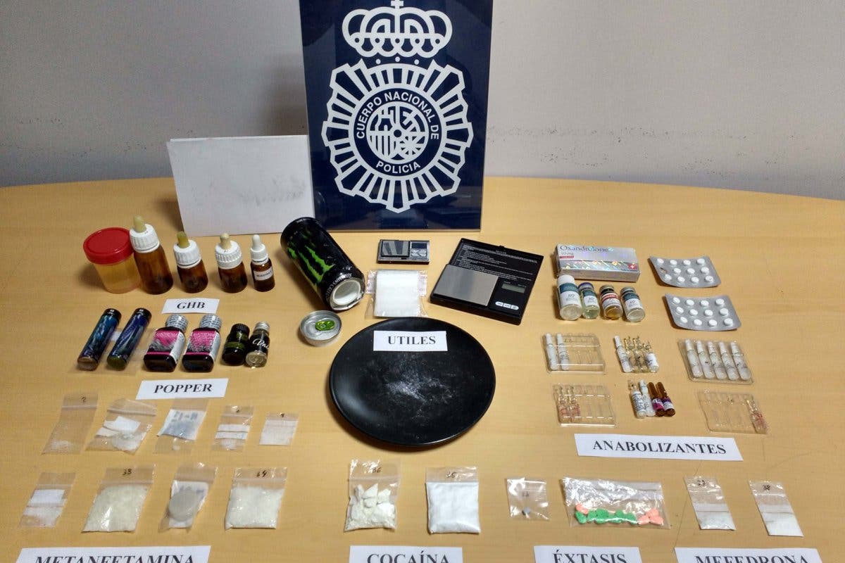 Desmantelado un punto de venta de droga en Chueca con dos detenidos