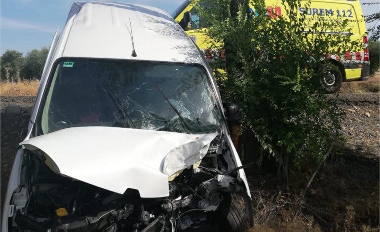 Trasladado al Hospital de Arganda tras empotrarse contra un árbol