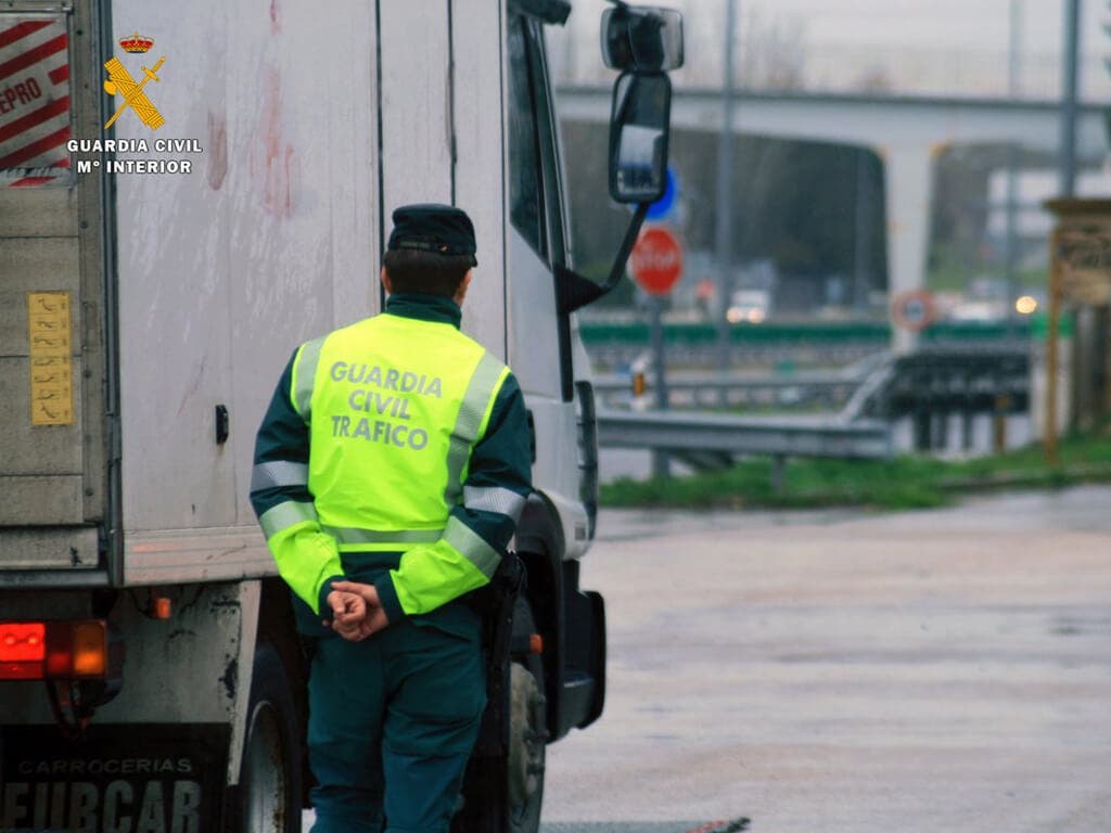 Detenido en la A-2 un camionero que multiplicaba por 7 la tasa de alcoholemia