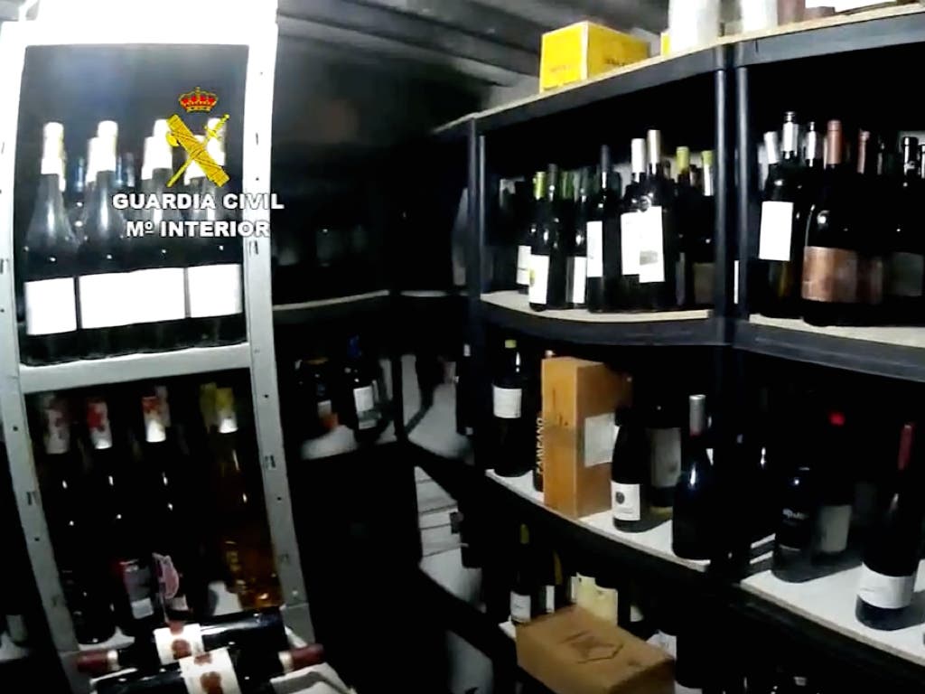 Cuatro detenidos por vender vino de 19 euros a 1.900 euros la botella