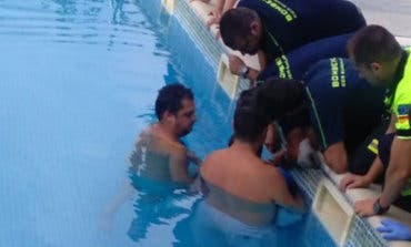 Rescatan a un niño en Guadalajara con el brazo atrapado en el tubo de succión de una piscina 