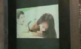 Hackean una pantalla de publicidad en Madrid con un vídeo del «Niño Polla»