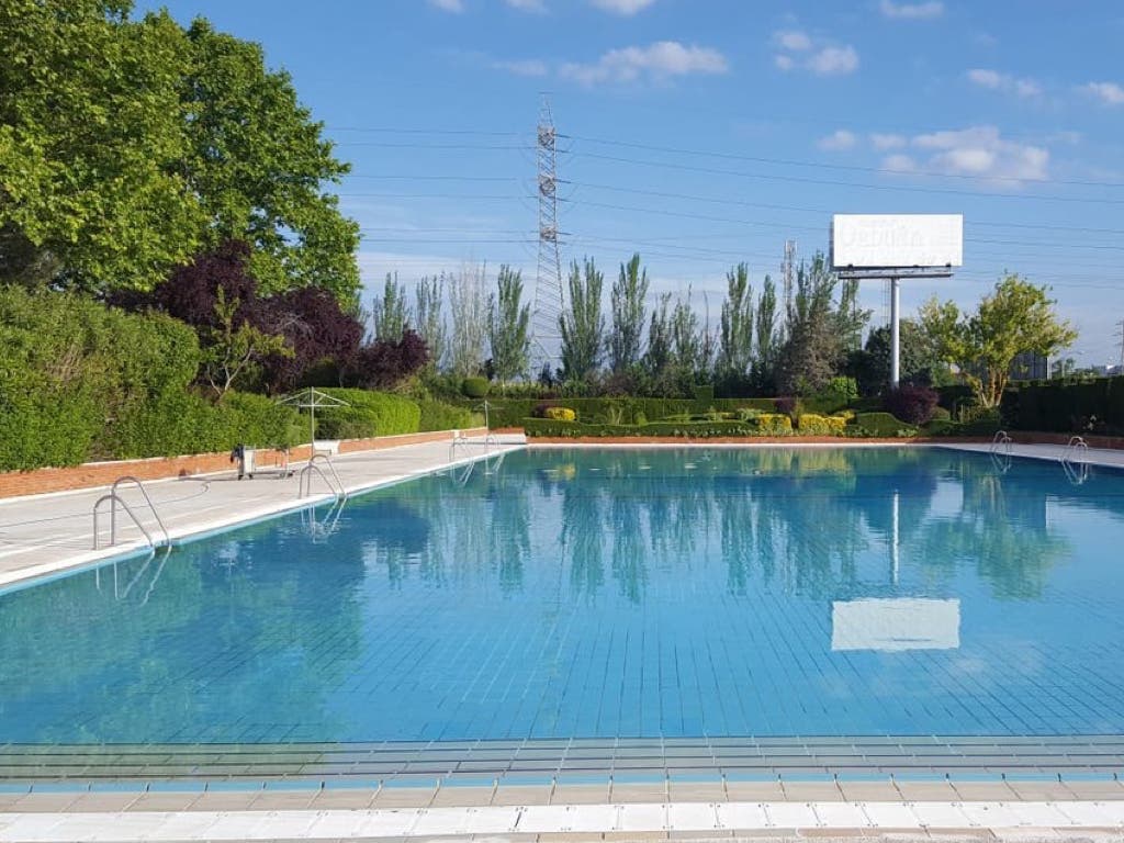 Detenido por tocar las nalgas a dos mujeres en una piscina municipal 