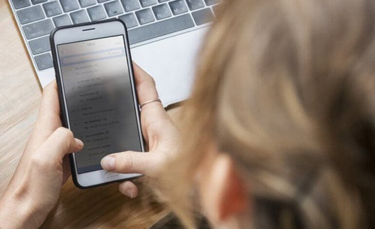 Denuncian censura en Alcalá de Henares: vecinos bloqueados en redes por criticar al Ayuntamiento 