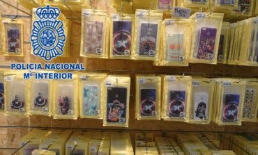 Varios detenidos en Madrid por vender fundas de móvil con dibujos animados