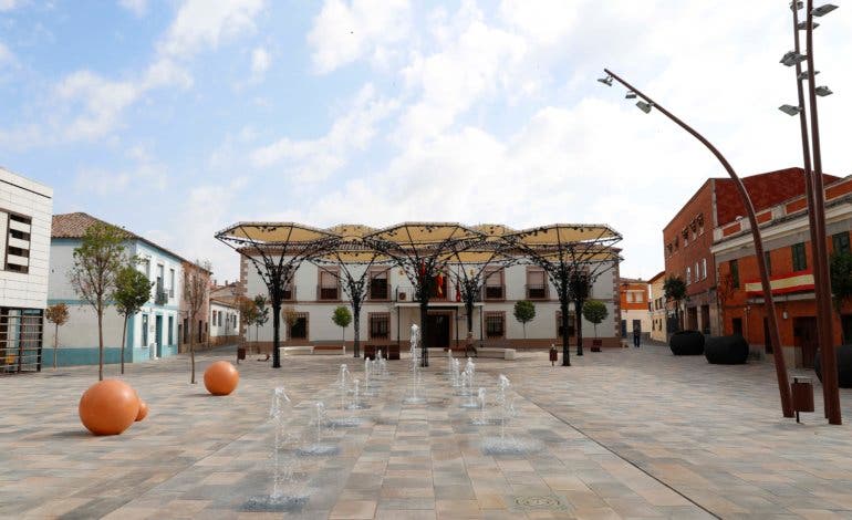 Meco estrena nueva Plaza de la Constitución