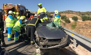 La Guardia Civil busca a un conductor huido a pie tras un accidente en la M-317
