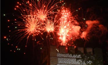 Alcalá de Henares despide sus Ferias con un desfile de carrozas y fuegos artificiales