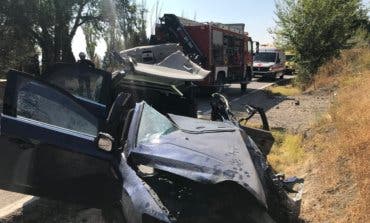 Grave accidente entre un coche y un camión en Rivas 