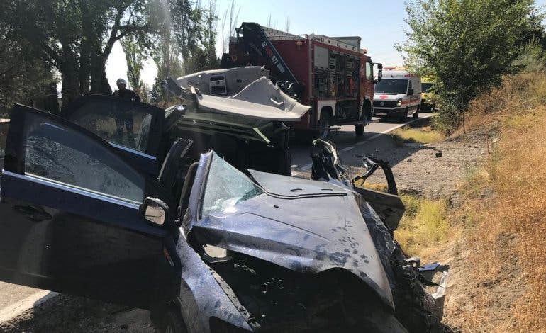 Grave accidente entre un coche y un camión en Rivas 
