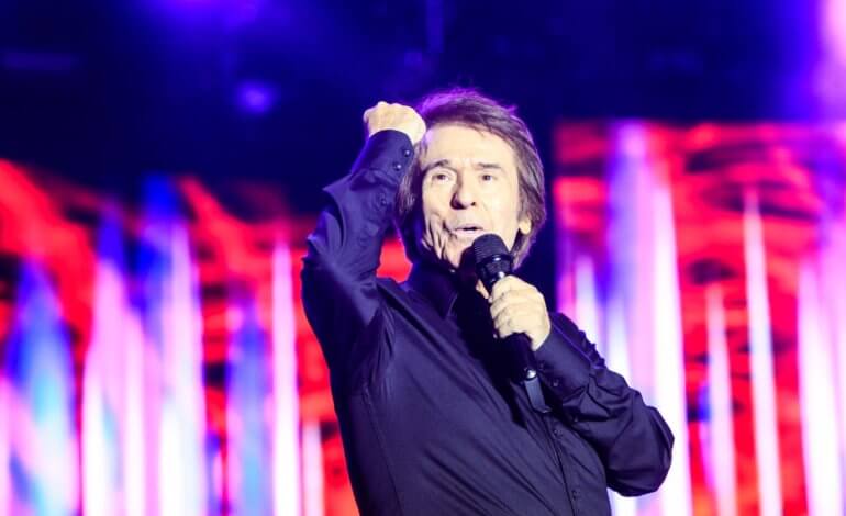 Una tromba de agua obliga a suspender el concierto de Raphael en Azuqueca de Henares