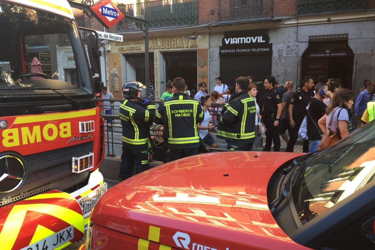 Desalojan un tren de la Línea 9 de Metro tras explotar un ordenador portátil