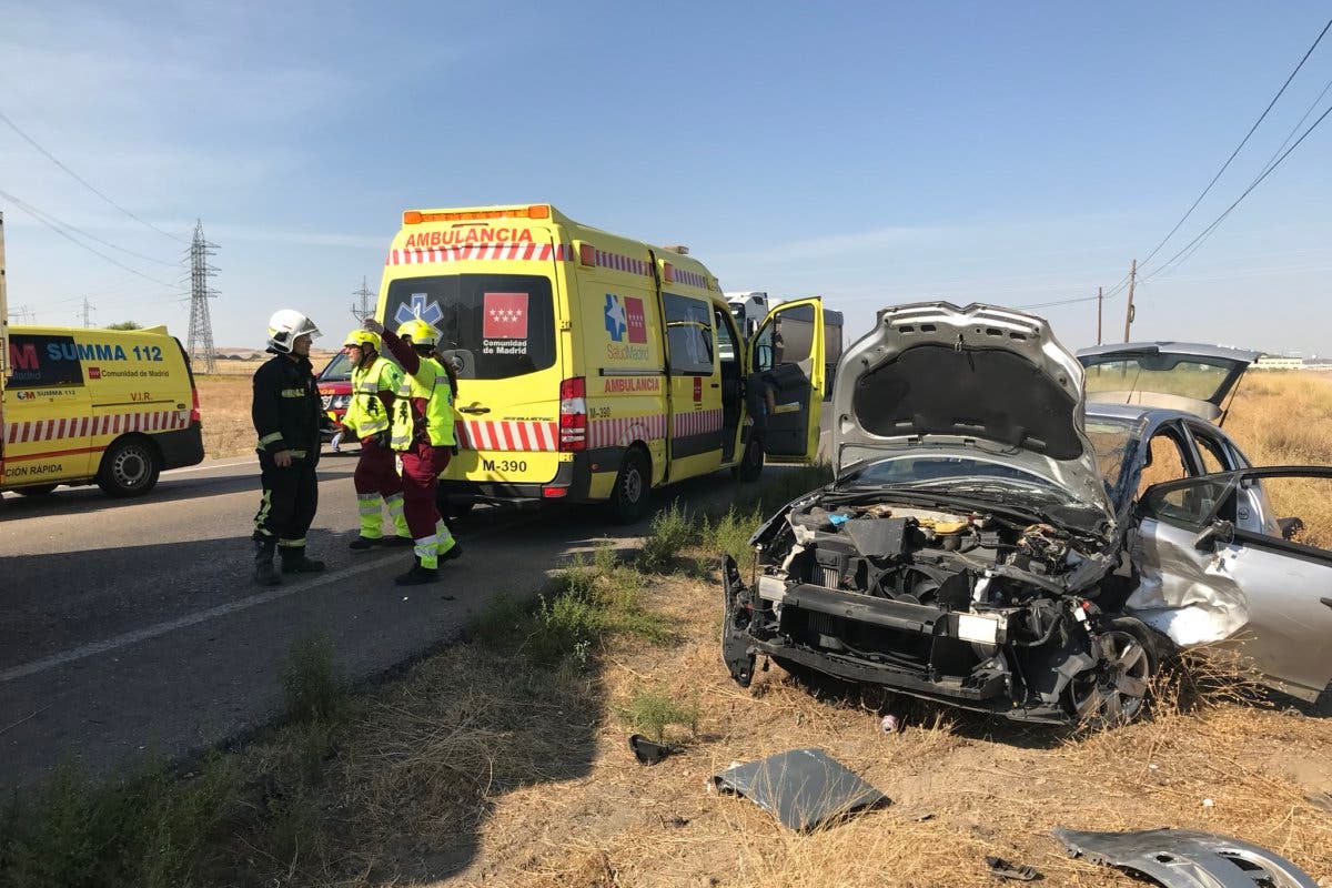 Herido el conductor de un turismo al chocar frontalmente contra un camión