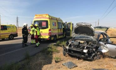 Herido el conductor de un turismo al chocar frontalmente contra un camión