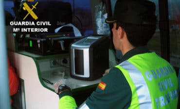 Investigan a un camionero por sextuplicar la tasa de alcohol tras volcar en la A-2