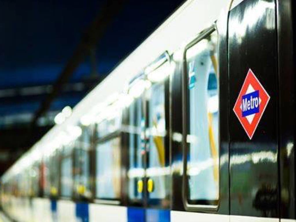 Metro cerrará a las 21.30 esta Nochebuena y abrirá a las 8 en Navidad