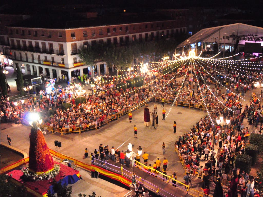 Comienzan las Patronales de Torrejón con la Ofrenda Floral, El Consorcio y Omar Montes 