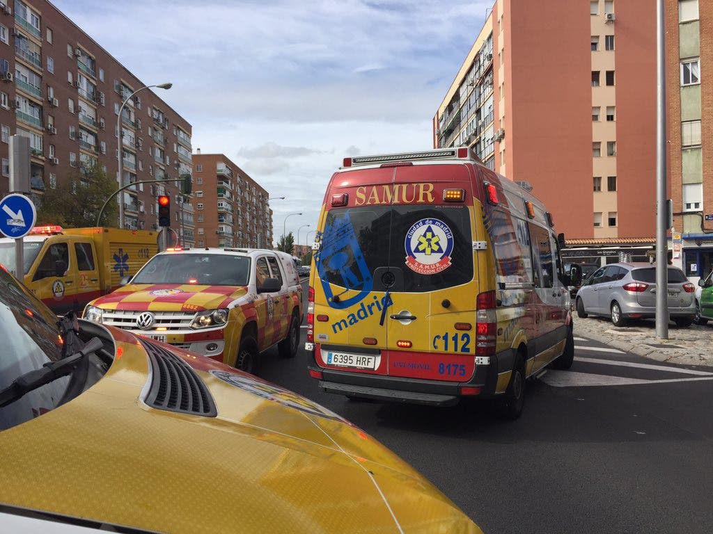 Dos heridos por atropello tras chocar dos coches en Madrid 