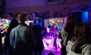 Símbolos y gritos proetarras durante un concierto en Cabanillas del Campo
