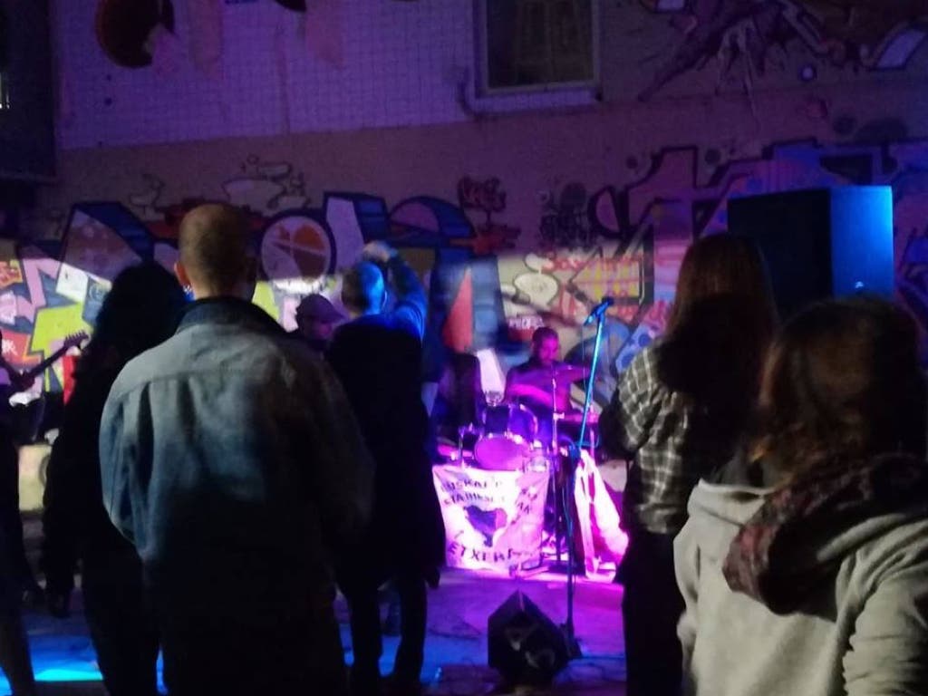 Símbolos y gritos proetarras durante un concierto en Cabanillas del Campo