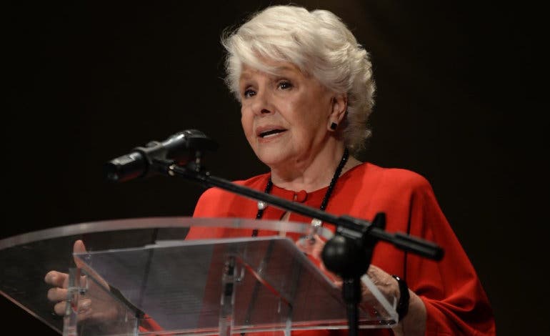 Lola Herrera recogió anoche el Premio Ciudad de Alcalá de las Artes y las Letras 2018