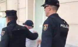 Un jubilado increpa a Gabriel Rufián en Madrid al grito de «arruinapatrias» 