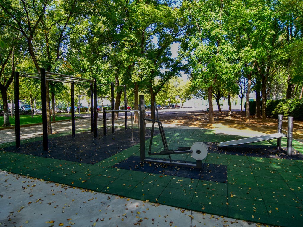 Torrejón estrena street gym y pista de fútbol 7 en Veredillas 