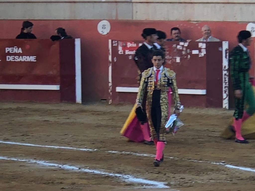 El novillero José Rojo sufre una grave cornada en Torres de la Alameda