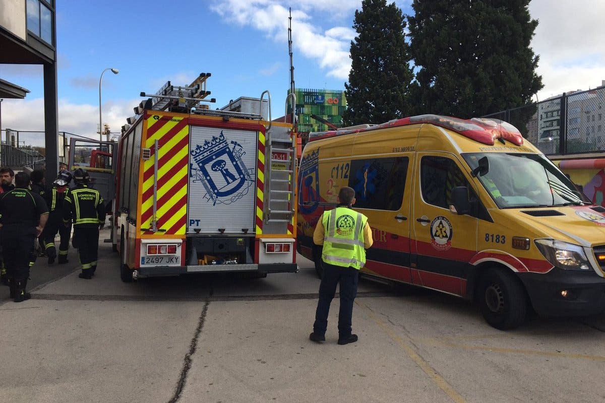 Un joven grave en un instituto tras quedar su brazo atrapado en una impresora