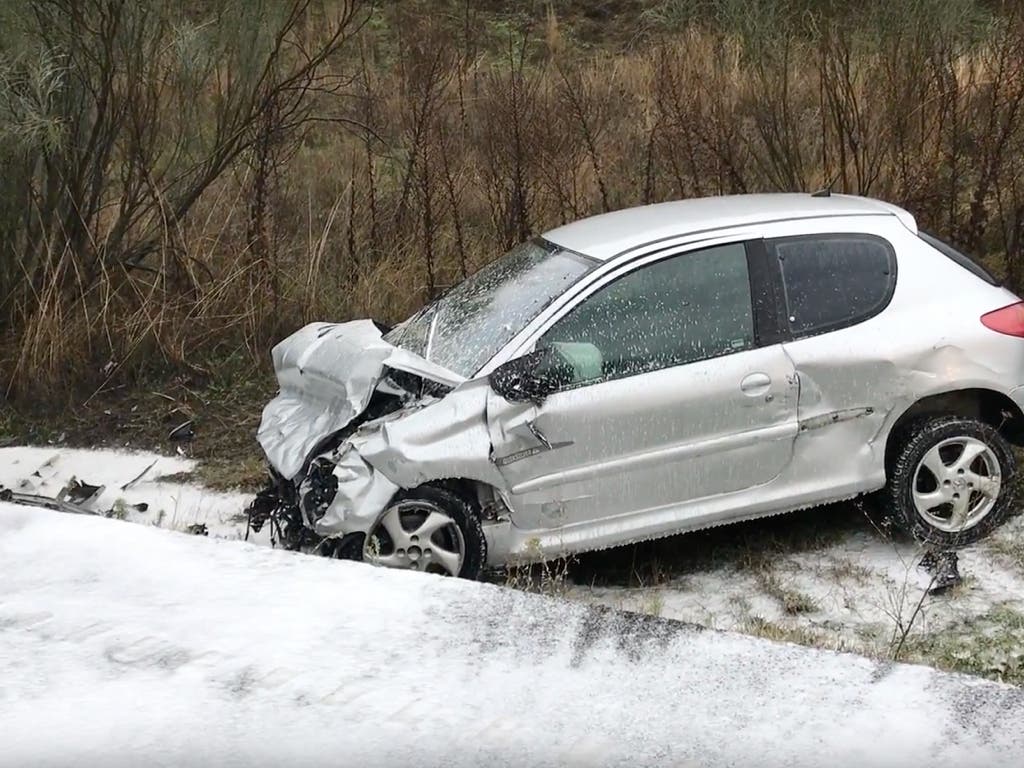 Cuatro heridos al chocar dos coches en la M-501