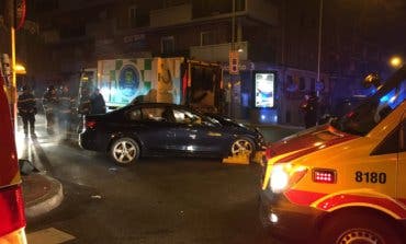 Cinco heridos al chocar un coche y un camión de la basura en Madrid 